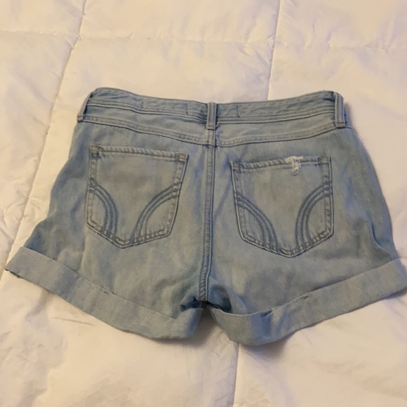 Distressed hollister high rise boyfriend short - Picture 2 of 3